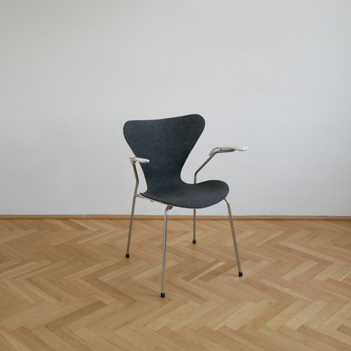 Series 7 Armchair by Arne Jacobsen for Fritz Hansen, 1967 for sale