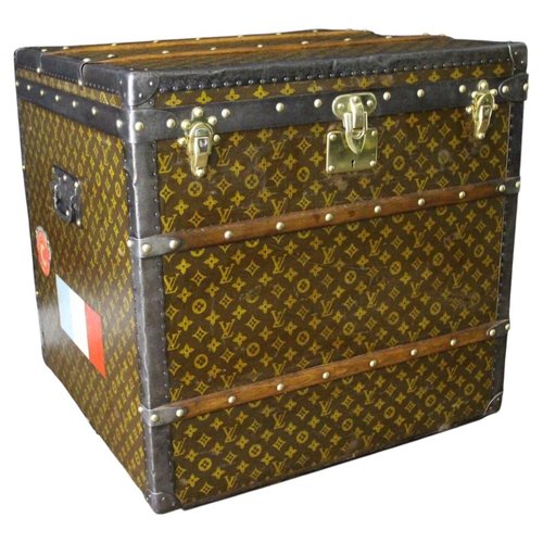 Louis Vuitton モノグラム ボックス Cube-Shaped Trunk by Louis Vuitton, 1920s for sale at Pamono