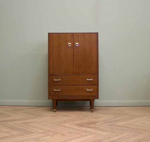 Hohe Mid-Century Schrankkommode von G-Plan, 1960er bei Pamono kaufen