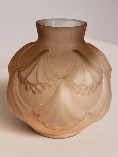 Art Deco Glass Vase, 1930 for sale at Pamono Art Deco Glass Vase, 1930 for sale at Pamono