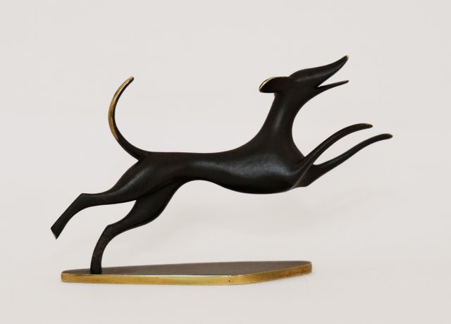 Hagenau Hunting Dog in Brass, 1920s for sale at Pamono