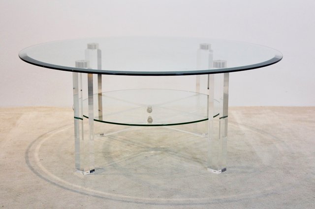 Belgischer Lucite, Messing & Glas Couchtisch, 1970er bei Pamono kaufen