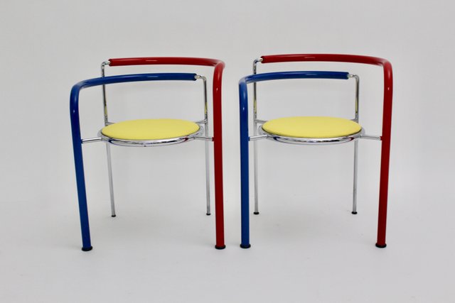 Horse Plastic Chair : Ten Silly Animals That Got Stuck In Plastic