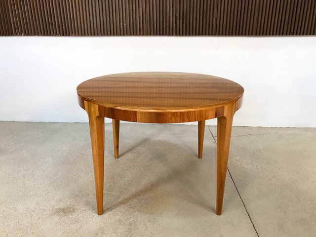 Tavolino Grande Rotondo In Noce Germania Anni 50 In Vendita Su Pamono