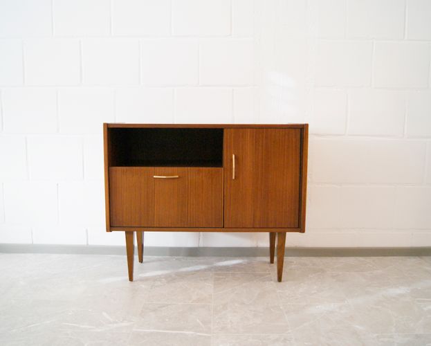Deutsches Modell Kristall 88 Sideboard aus Nussholz von Munker, 1960er