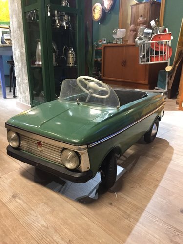 moskvich pedal car