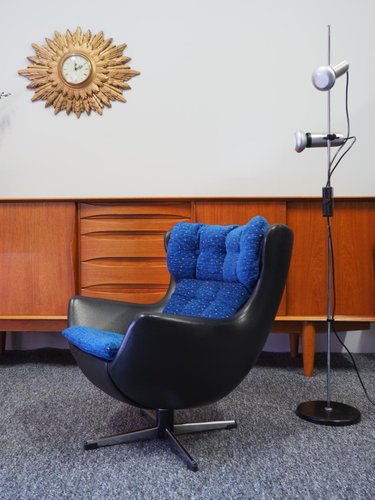 Mid Century Black Vinyl Children S Egg Chair By Arne Jacobsen For