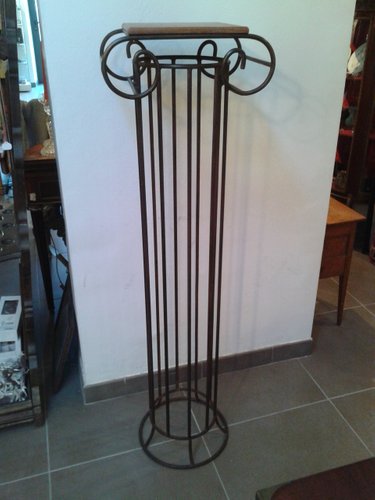 Pedestal vintage de hierro en venta en Pamono