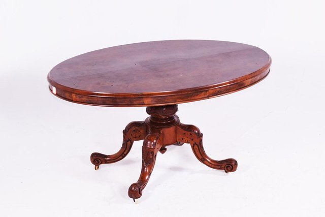 Antique Walnut Oval Dining Table For, Are Oval Dining Tables Out Of Style