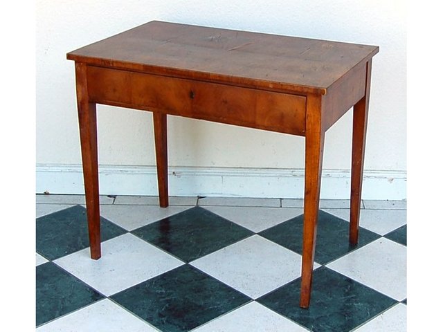 Biedermeier Cherry Wood Writing Desk 1830s