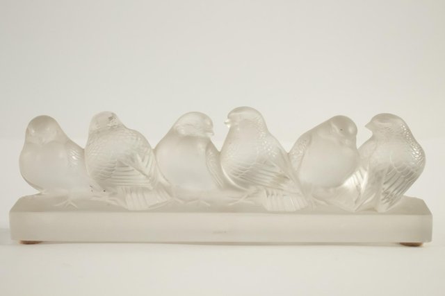 René Lalique | - Cendrier rond en verre moulé pressé à décors de feuilles de tabac Signé Lalique