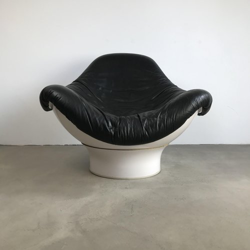 Italian Modern Rodica Lounge Chair by Mario Brunu for Comfort Italy, 1970s Italian Modern Rodica Lounge Chair by Mario Brunu for Comfort Italy, 1970s