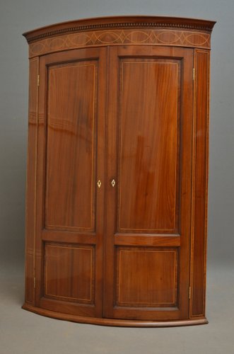 Country Corner　BELLE ILE EN MBR 木製XZ3298 Antique George III Corner Cupboard for sale at Pamono