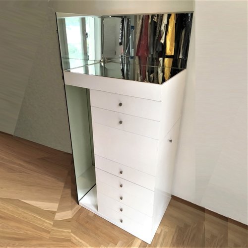 White Lacquered Chest Of Drawers With Mirror And Light By Claudio