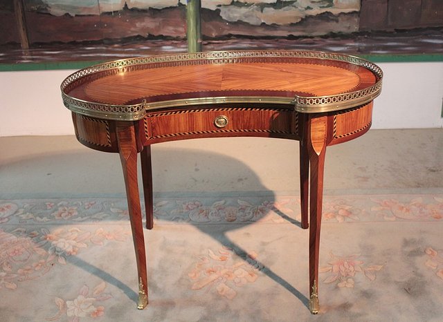 Antique Rosewood and Mahogany Kidney Bean Coffee Table for sale at