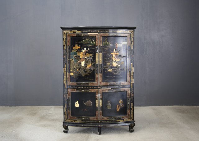 Black Lacquer Corner Cabinet, 1949 for sale at Pamono
