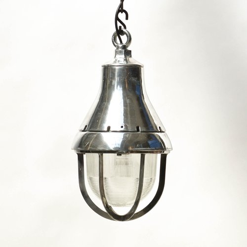 Industrielle amerikanische Vintage Hängelampe aus Industrielle feuerfeste Mid Century Lampe bei Pamono kaufen