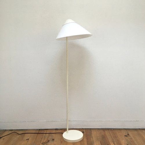 Model Opala Floor Lamp by Hans J. Wegner for Louis Poulsen, 1970s Model Opala Floor Lamp by Hans J. Wegner for Louis Poulsen, 1970s