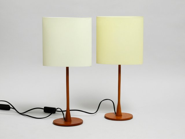 sara desk lamp
