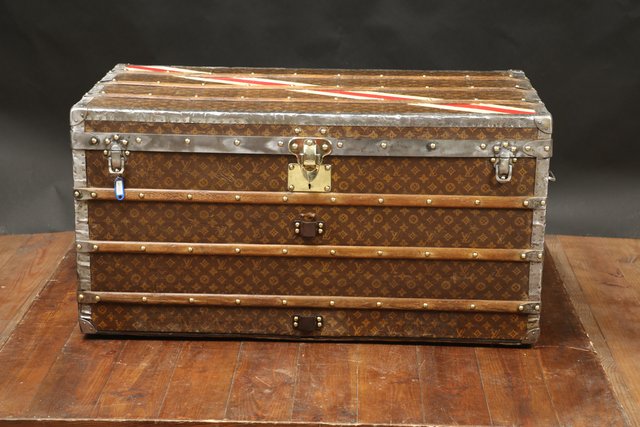 koppel mei Verpletteren Antique Suitcase from Louis Vuitton for sale at Pamono