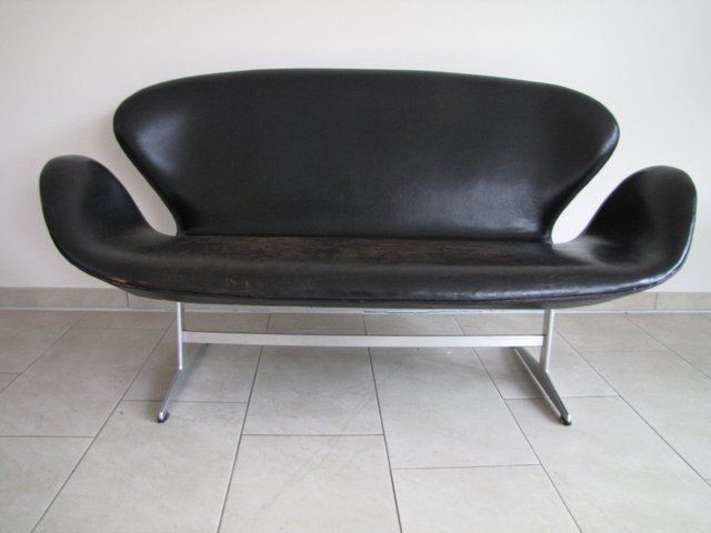 Vintage Model 3321 Swan Sofa by Arne Jacobsen for Fritz Hansen, 1960s for  sale at Pamono