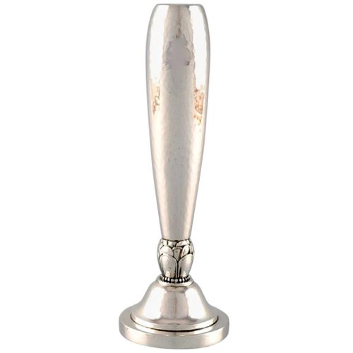 Art Deco Vasen aus gehämmertem Sterlingsilber von Georg Jensen, 1940er, 4er Set Art Deco Vasen aus gehämmertem Sterlingsilber von Georg Jensen, 1940er, 4er Set