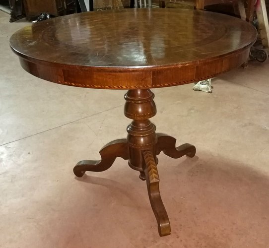 Italian Round Inlaid Walnut Dining, Vintage Round Wood Dining Table