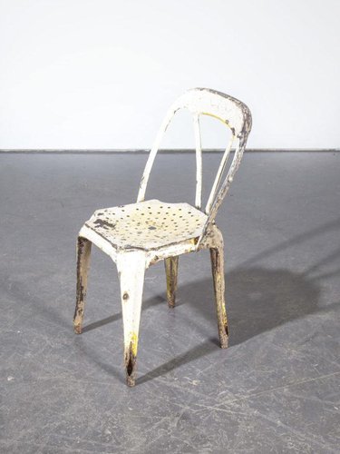 White Cross Back Dining Chair From Multipl S France 1950s For Sale At Pamono Their crossed backs are not only an attractive detail in the chairs' design, but they also provide reinforcement to help make these chairs sturdy.