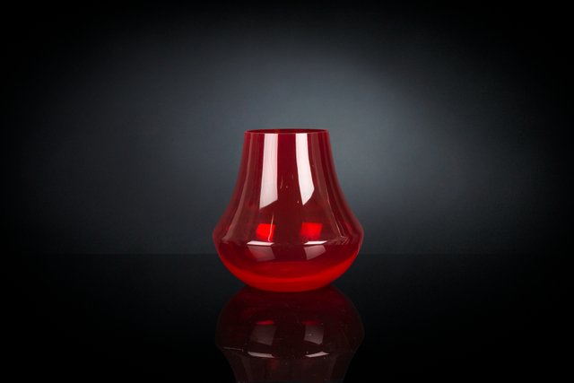 Rote Maxi Minimes Glasvase von VGnewtrend bei Pamono kaufen