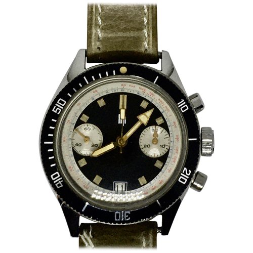 Cronografo Panda vintage a forma di cuore di Lip, anni '70 in vendita su  Pamono