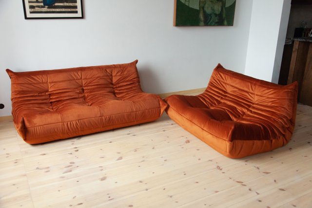 Orange Bernsteinfarbenes Togo 2-Sitzer & 3-Sitziges Sofa Set aus Samt