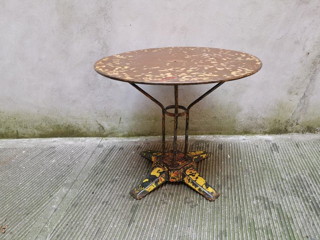 Vintage Round Metal Bar Table For At Pamono Vintage Round Metal Bar Table For, Round Metal Table