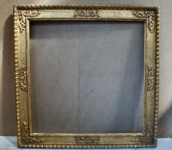 https://cdn20.pamono.com/p/s/7/0/700721_2gpwkuvdvm/large-antique-victorian-gesso-gilt-frame.jpg