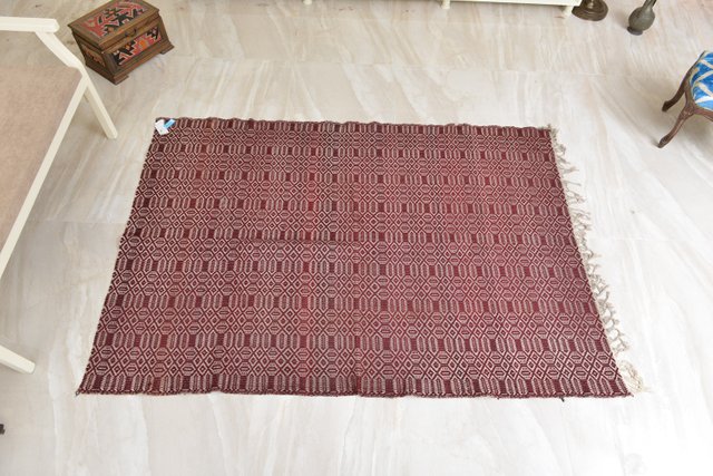 Tappeto Vintage Minimalista In Lana Con Disegno Geometrico Turchia Anni 50 In Vendita Su Pamono