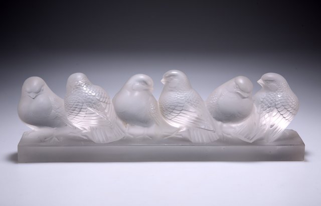 Moulded Pressed Glass Groupe de Six Moineaux Sculpture by Rene Lalique,  1930s for sale at Pamono