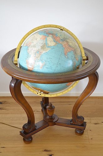 Oestergaard Columbus 1970s, Large Antique Wooden Globe