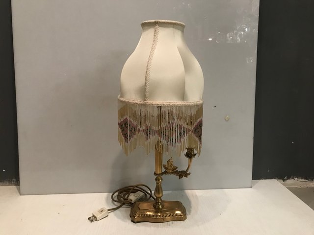 Brass Table Lamp With Silk Beaded Fringe Shade For At Pamono Brass Table Lamp With Silk Beaded, Lamps With Fringed Shades