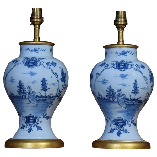 blue porcelain table lamps