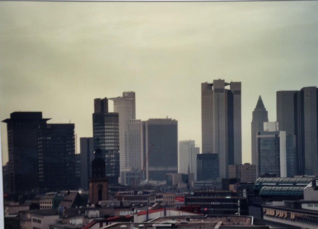 Frankfurt / M Skyline Mainhattan Kranich bemalt, 1970 / 80er
