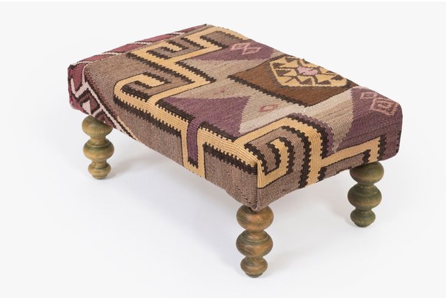 Small Kilim Ottoman With Wooden Legs For Sale At Pamono