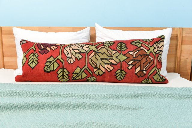 red floral pillows