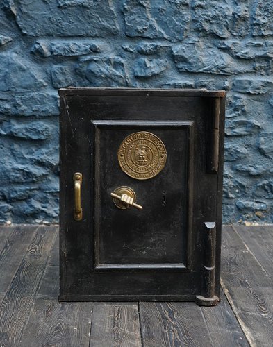 English Safe From J Cartwright Sons For Sale At Pamono