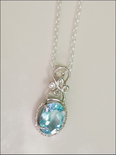 Silver Tone Cable Chain with Light Blue Solitaire Pendant c1980s
