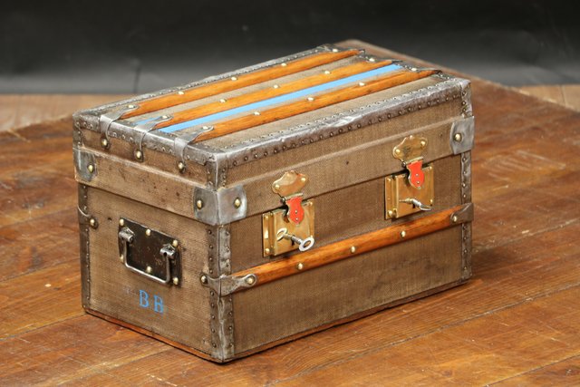 Vintage Steamer Trunk by Louis Vuitton, 1920s for sale at Pamono