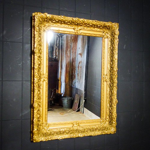 Antiker Spiegel mit Goldrahmen, 1880er bei Pamono kaufen