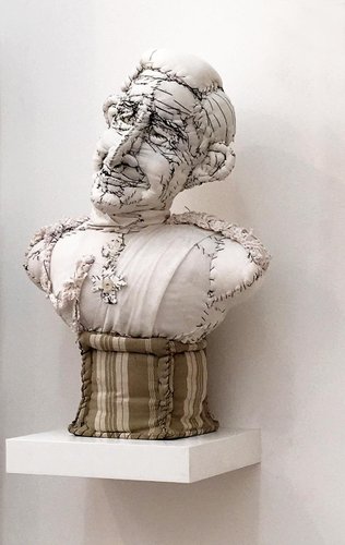 Sculpture Prince Charles en Tissu par Anne Valérie Dupond, 2012 en