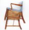 Armlehnstuhl aus Mahagoni & hellblauem Stoff von Fritz Hansen 10