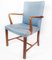 Armlehnstuhl aus Mahagoni & hellblauem Stoff von Fritz Hansen 2