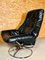 Poltrona reclinabile Ekornes vintage in pelle nera con sgabello di Stressless, Danimarca, set di 2, Immagine 8