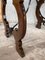 Spanischer Beistelltisch aus Nussholz mit geschnitzten Beinen und Tischplatte, 19. Jh 9